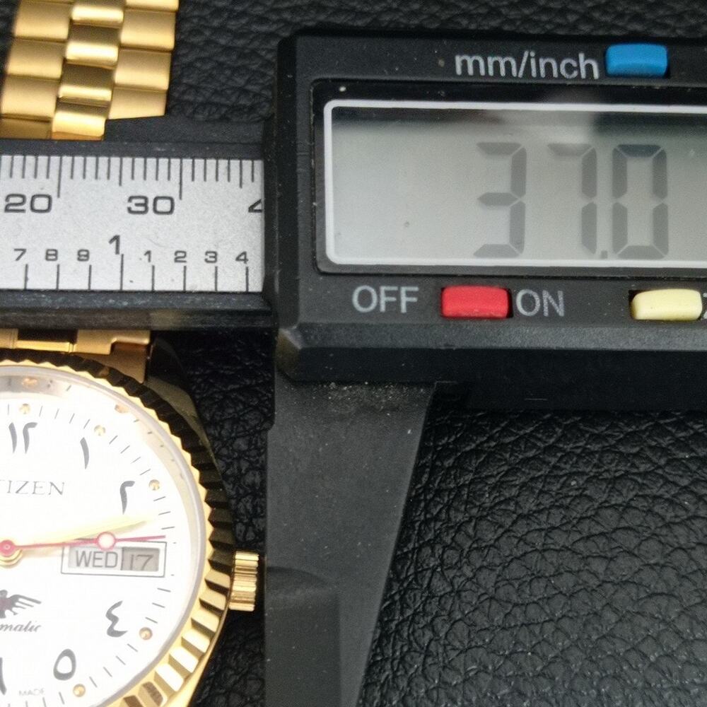 Vintage 1972 Citizen Automatic Mens Gold Watch W/daydate & White accents - Picture 7 of 10